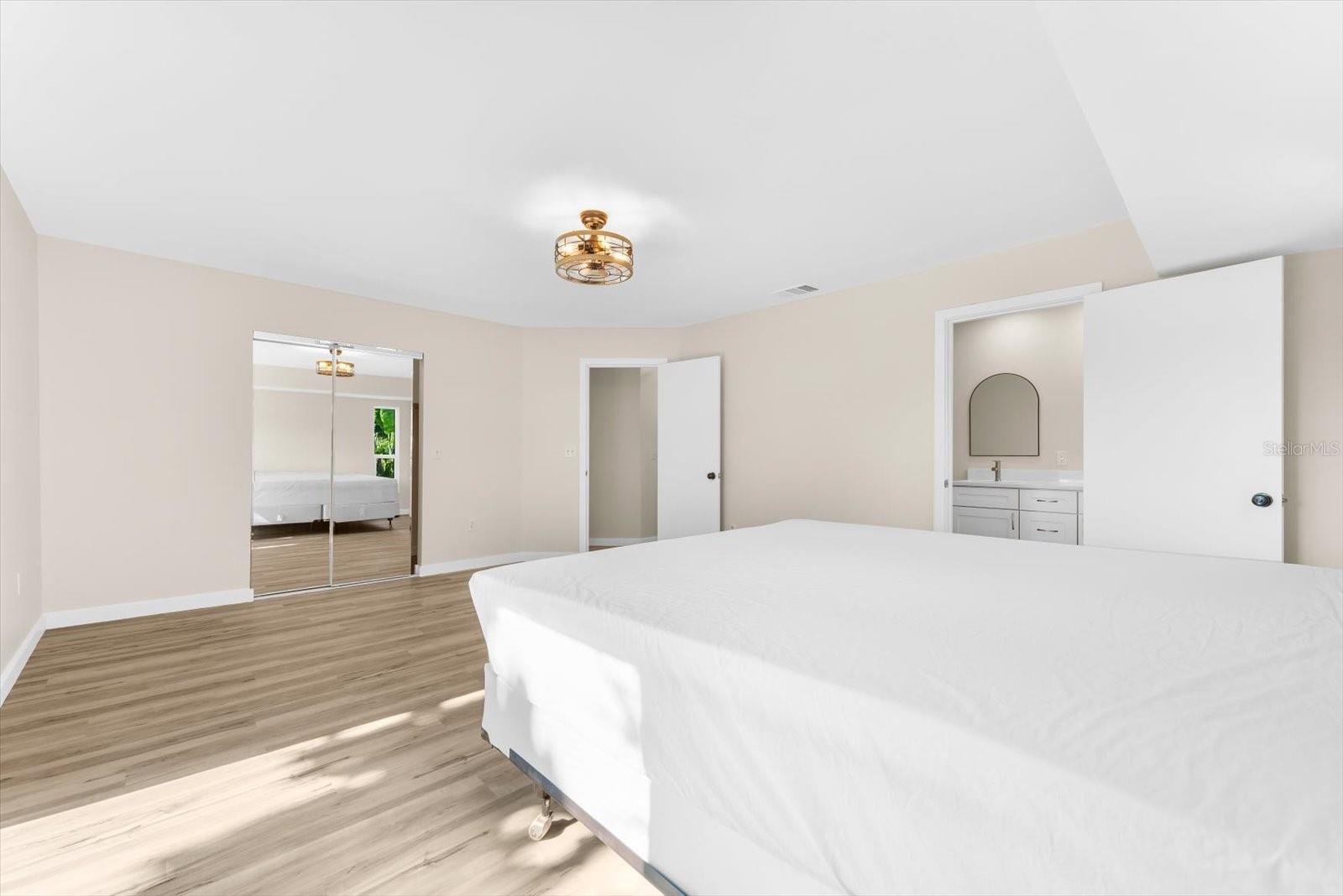 HOLMES BEACH 17TH UNIT - Residential