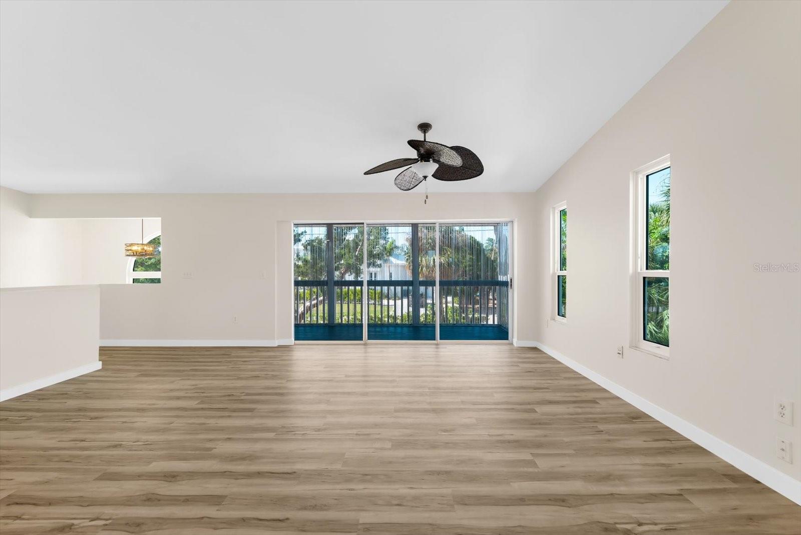 HOLMES BEACH 17TH UNIT - Residential