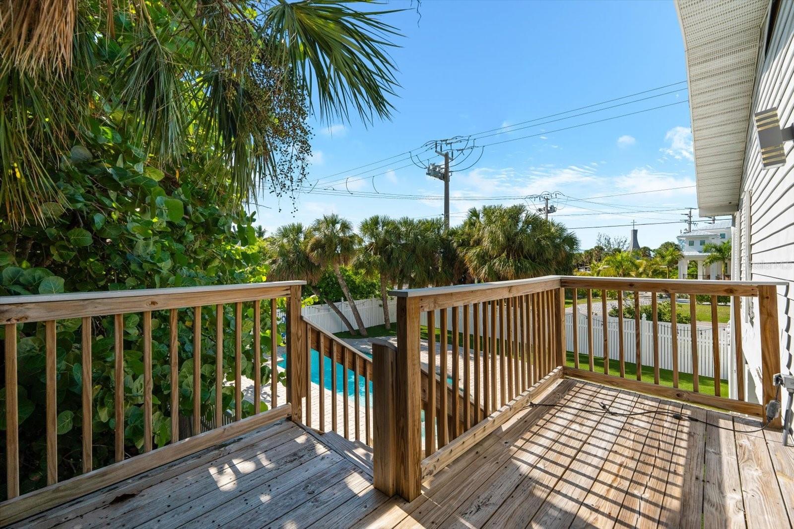 HOLMES BEACH 17TH UNIT - Residential