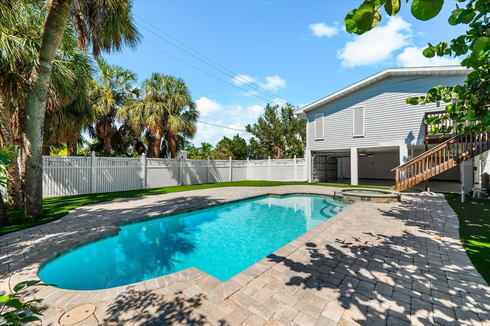 HOLMES BEACH 17TH UNIT - Residential