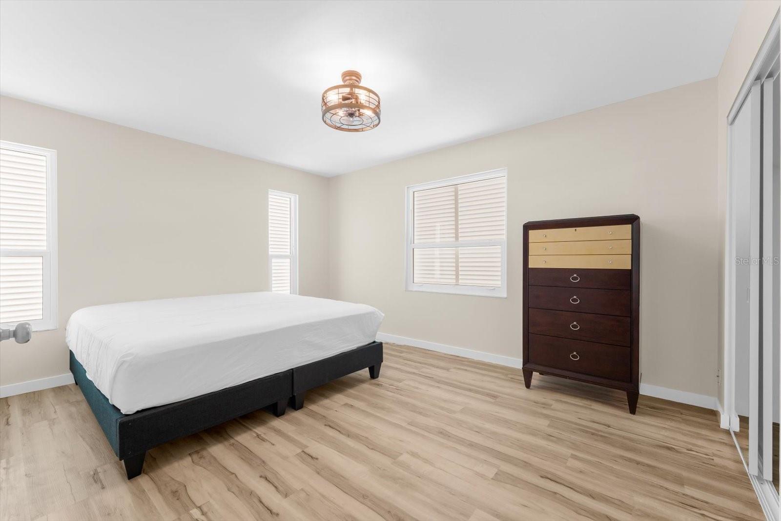 HOLMES BEACH 17TH UNIT - Residential