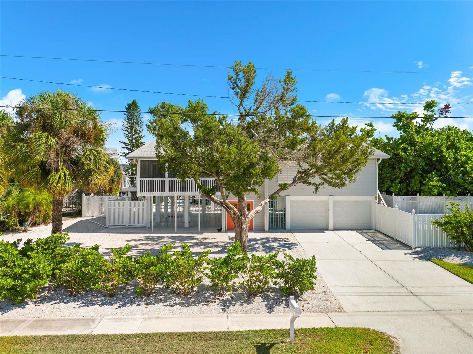 HOLMES BEACH 17TH UNIT - Residential