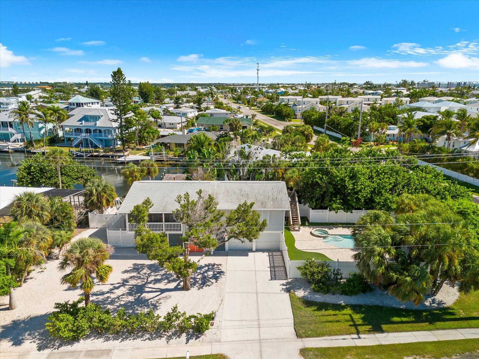 HOLMES BEACH 17TH UNIT - Residential