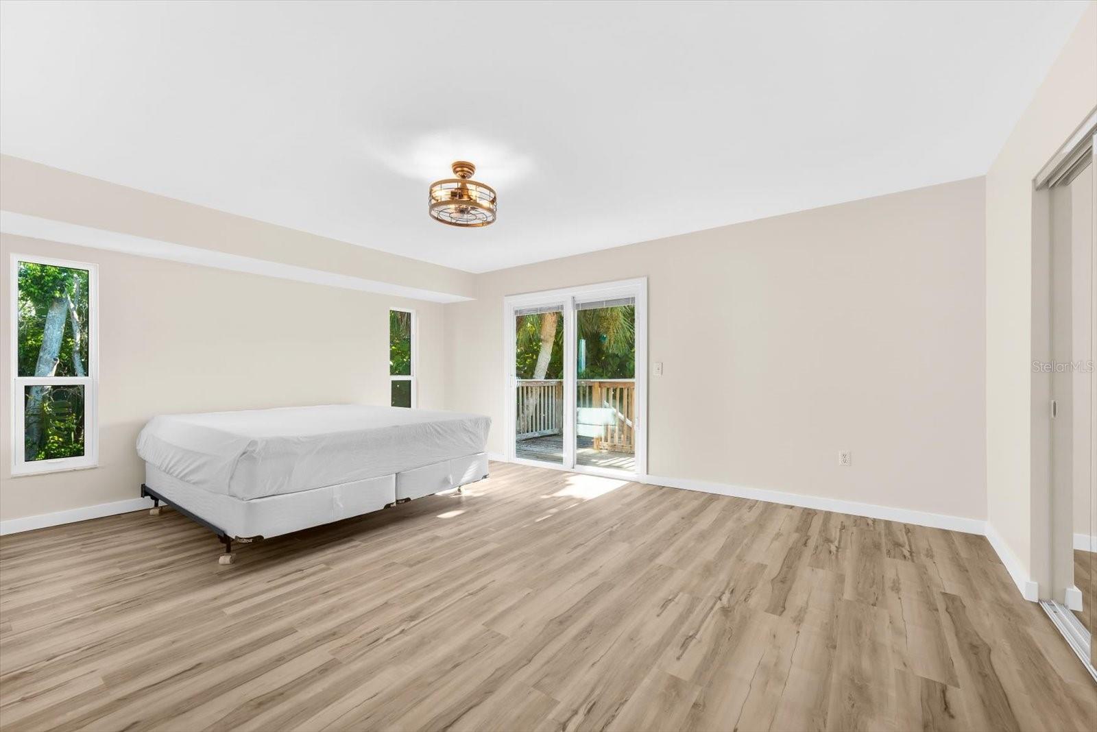 HOLMES BEACH 17TH UNIT - Residential