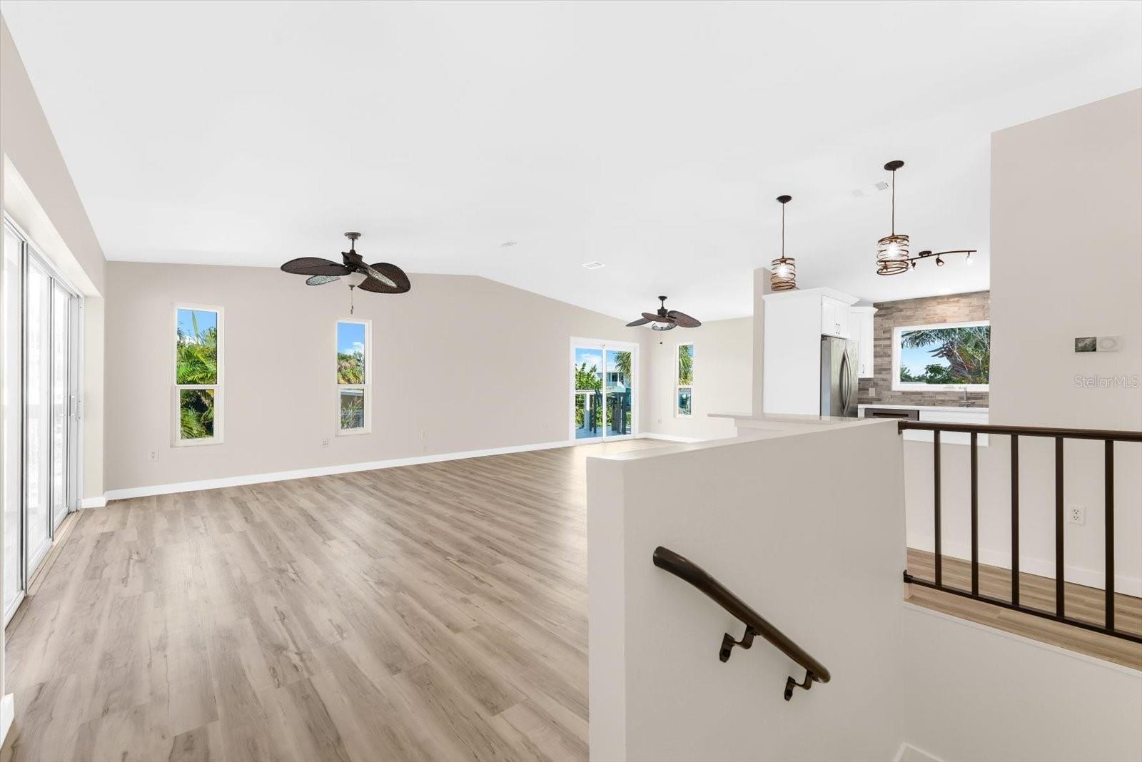HOLMES BEACH 17TH UNIT - Residential