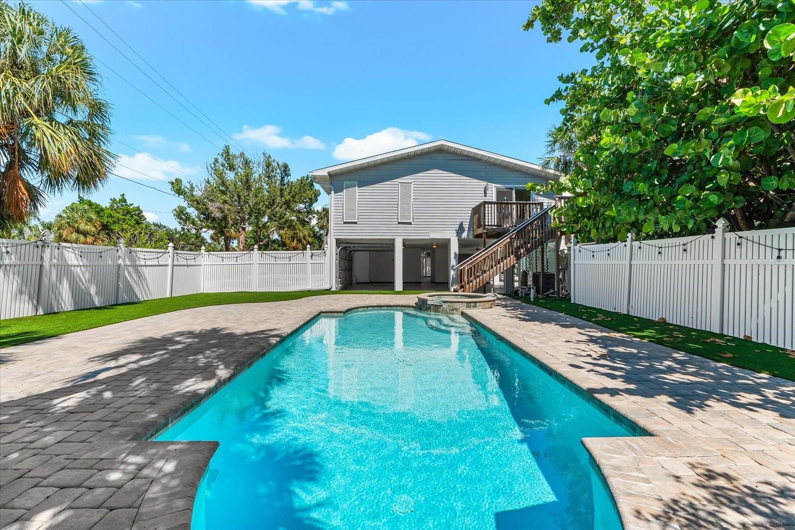 HOLMES BEACH 17TH UNIT - Residential