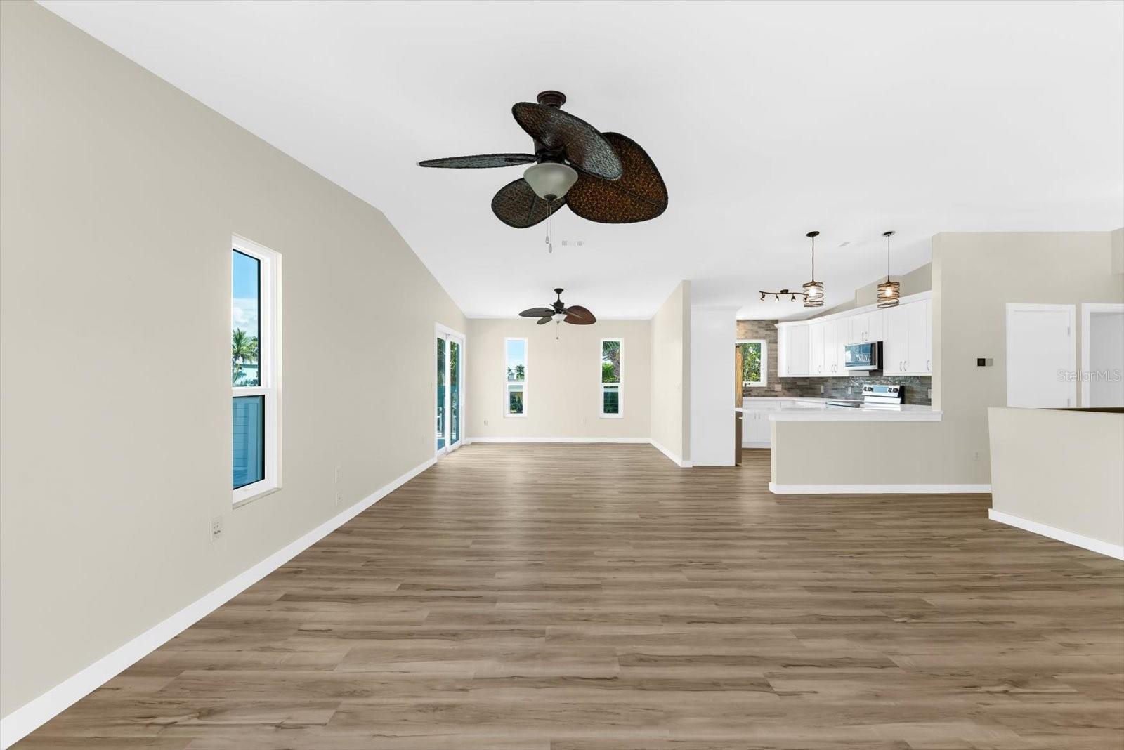 HOLMES BEACH 17TH UNIT - Residential