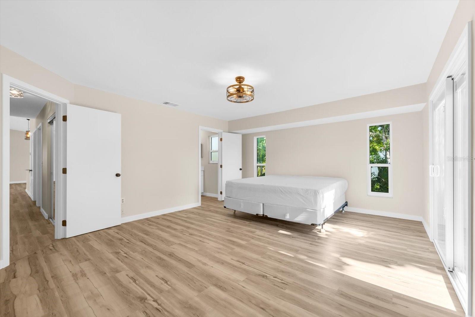 HOLMES BEACH 17TH UNIT - Residential