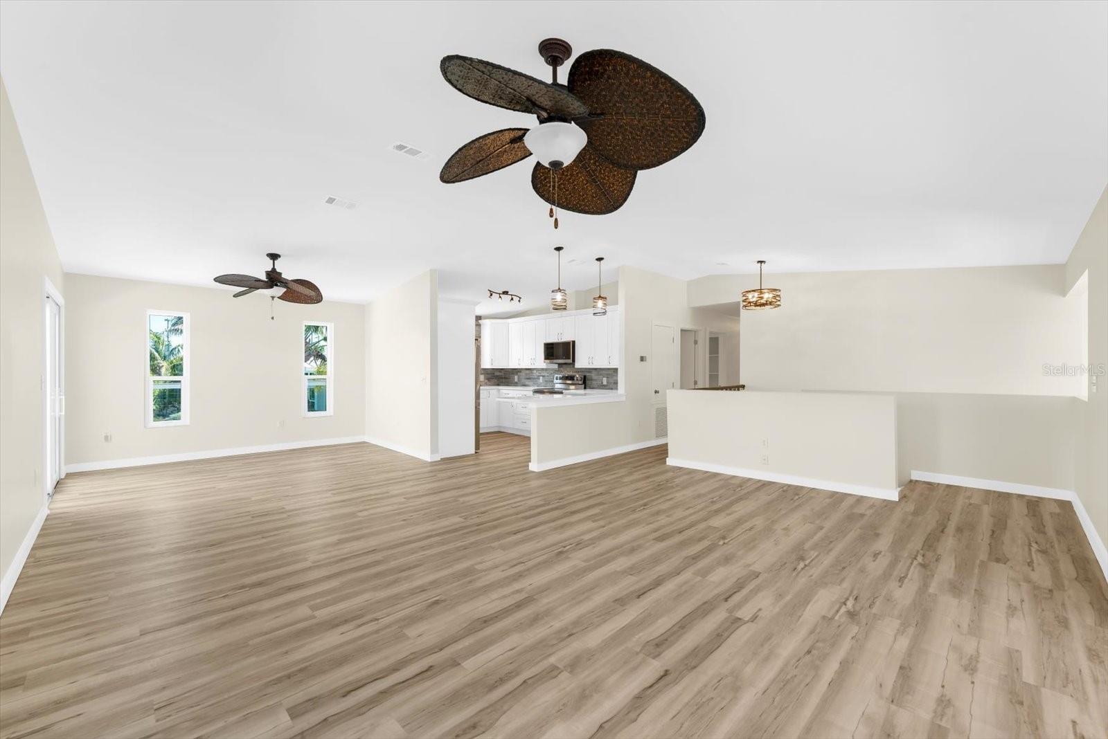 HOLMES BEACH 17TH UNIT - Residential