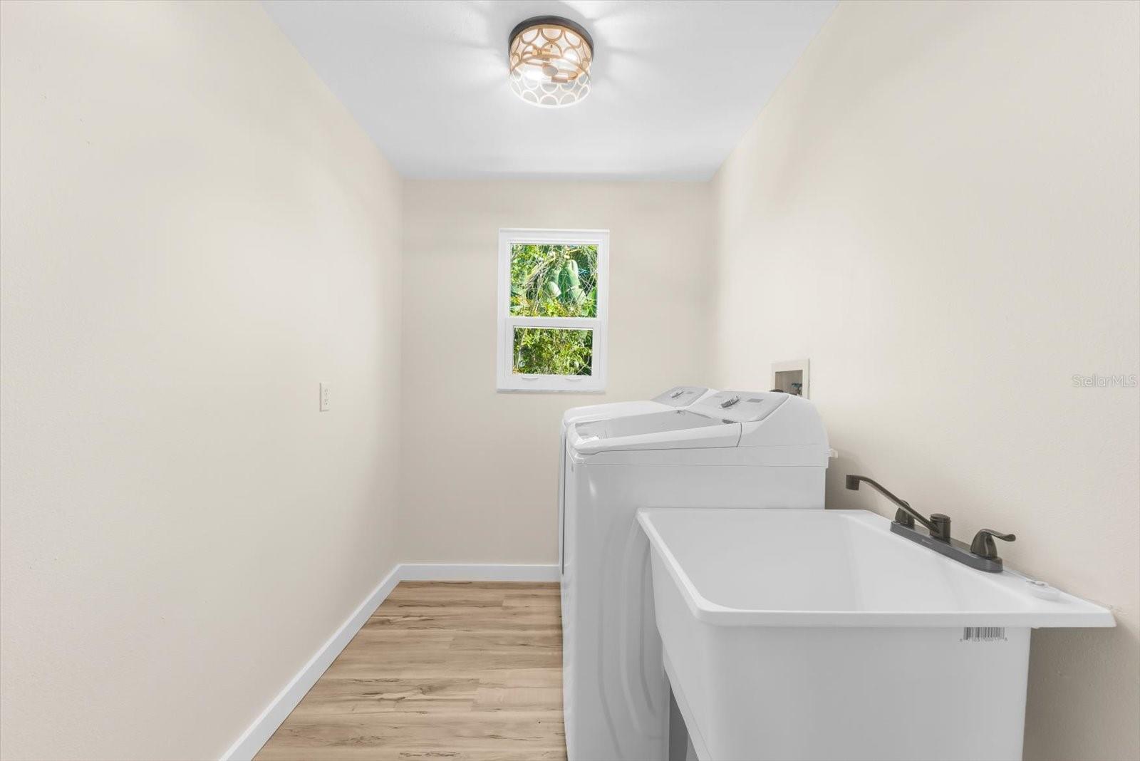 HOLMES BEACH 17TH UNIT - Residential