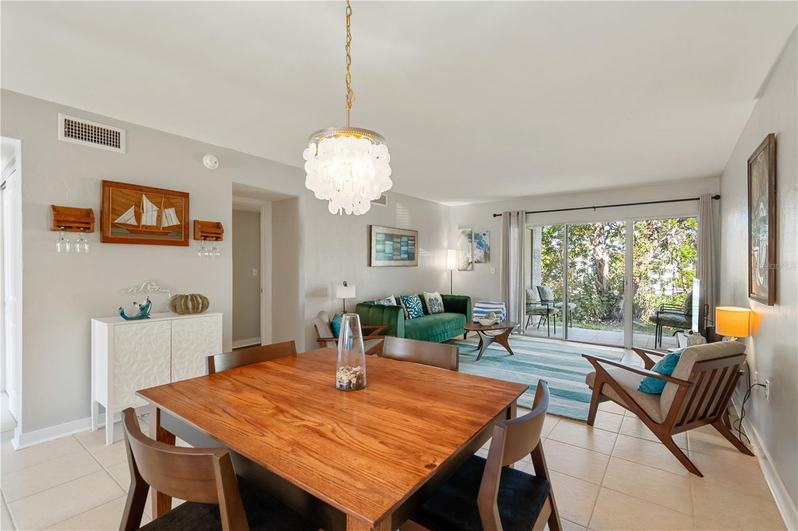 RUNAWAY BAY - Residential