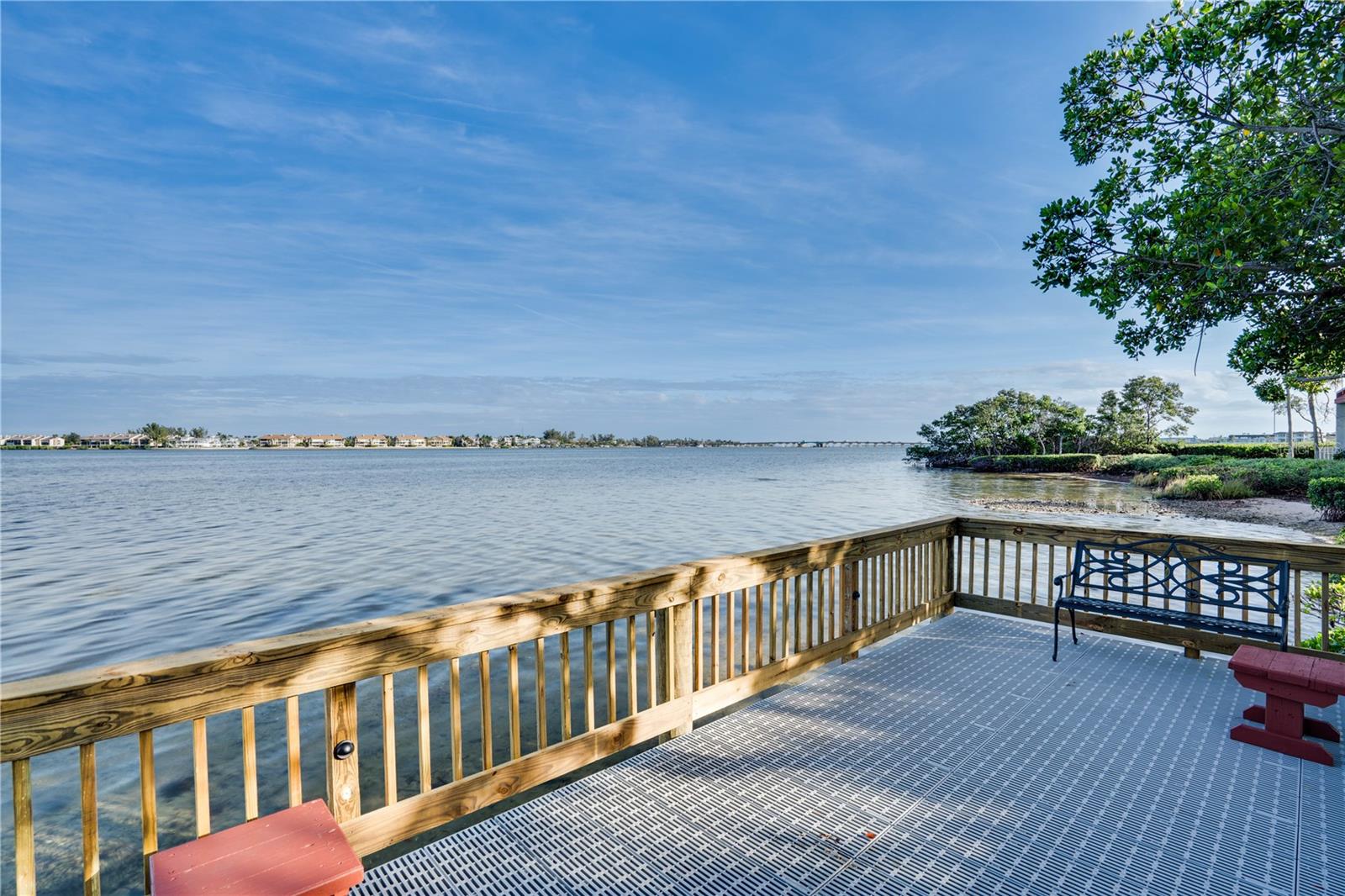 RUNAWAY BAY - Residential