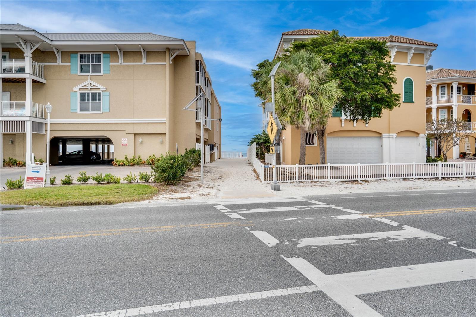 RUNAWAY BAY - Residential