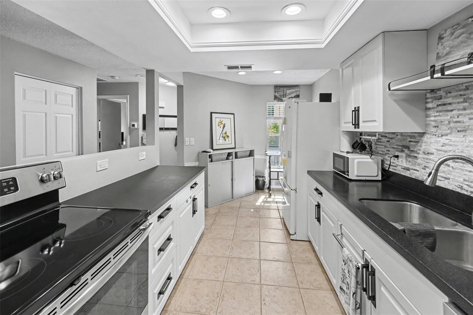 1652 HIGHLAND CLUB LANE