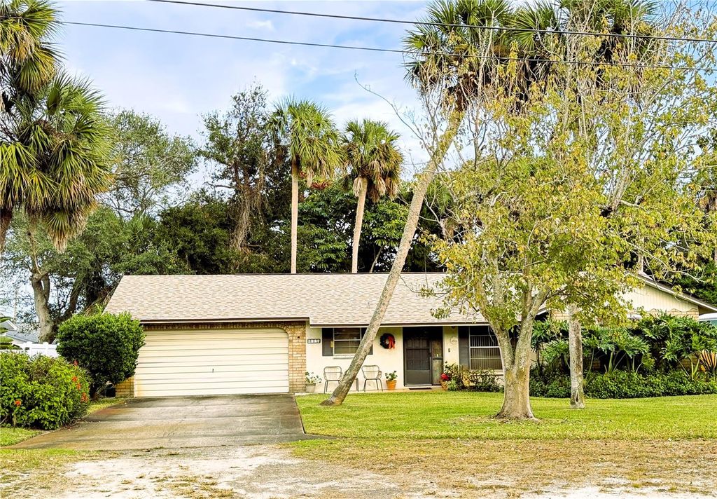 Photo of 805 S Cooper Street, New Smyrna Beach, FL 32169 (MLS # NS1086767)