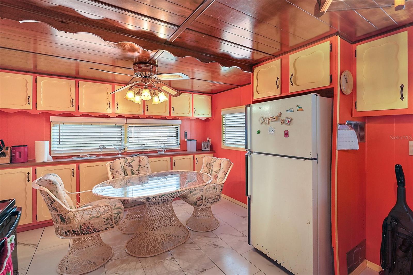 MOBILE HOME MEADOWS - Residential