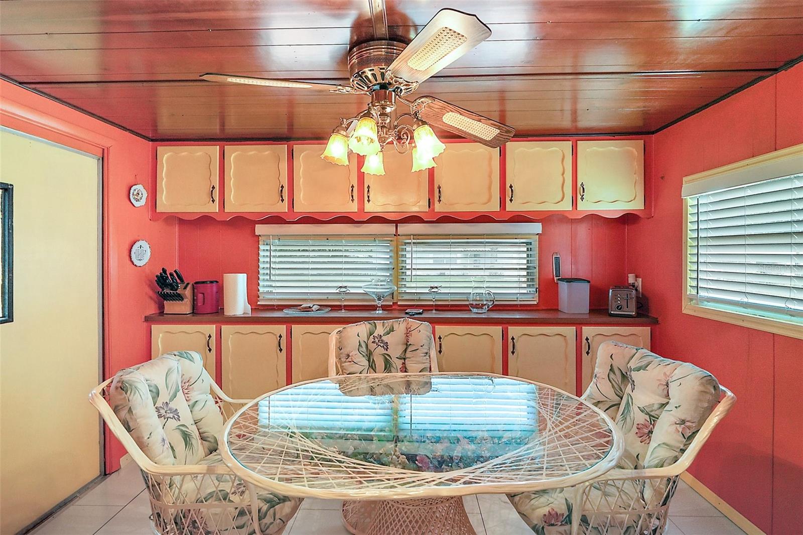 MOBILE HOME MEADOWS - Residential