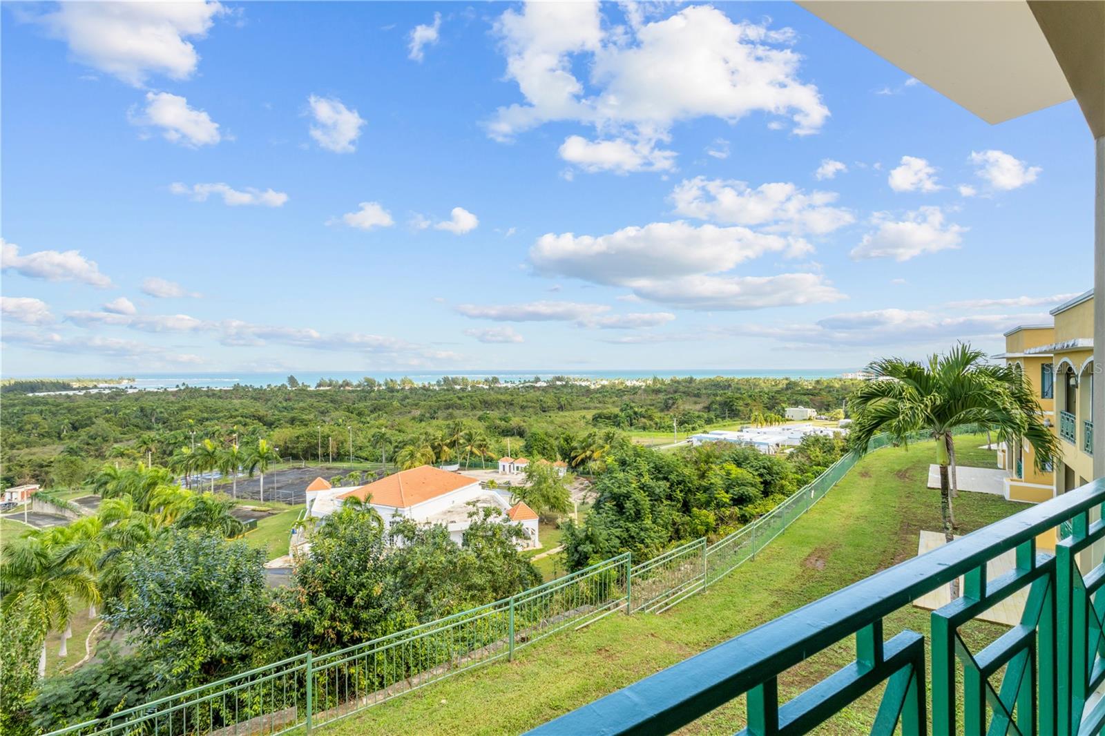 COSTA DORADA II - Residential