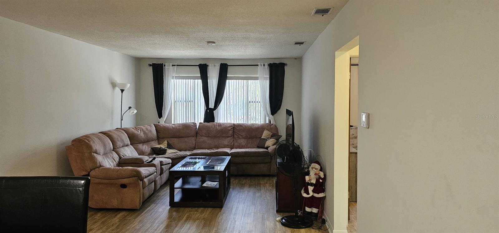 PARADISE SHORES - Residential