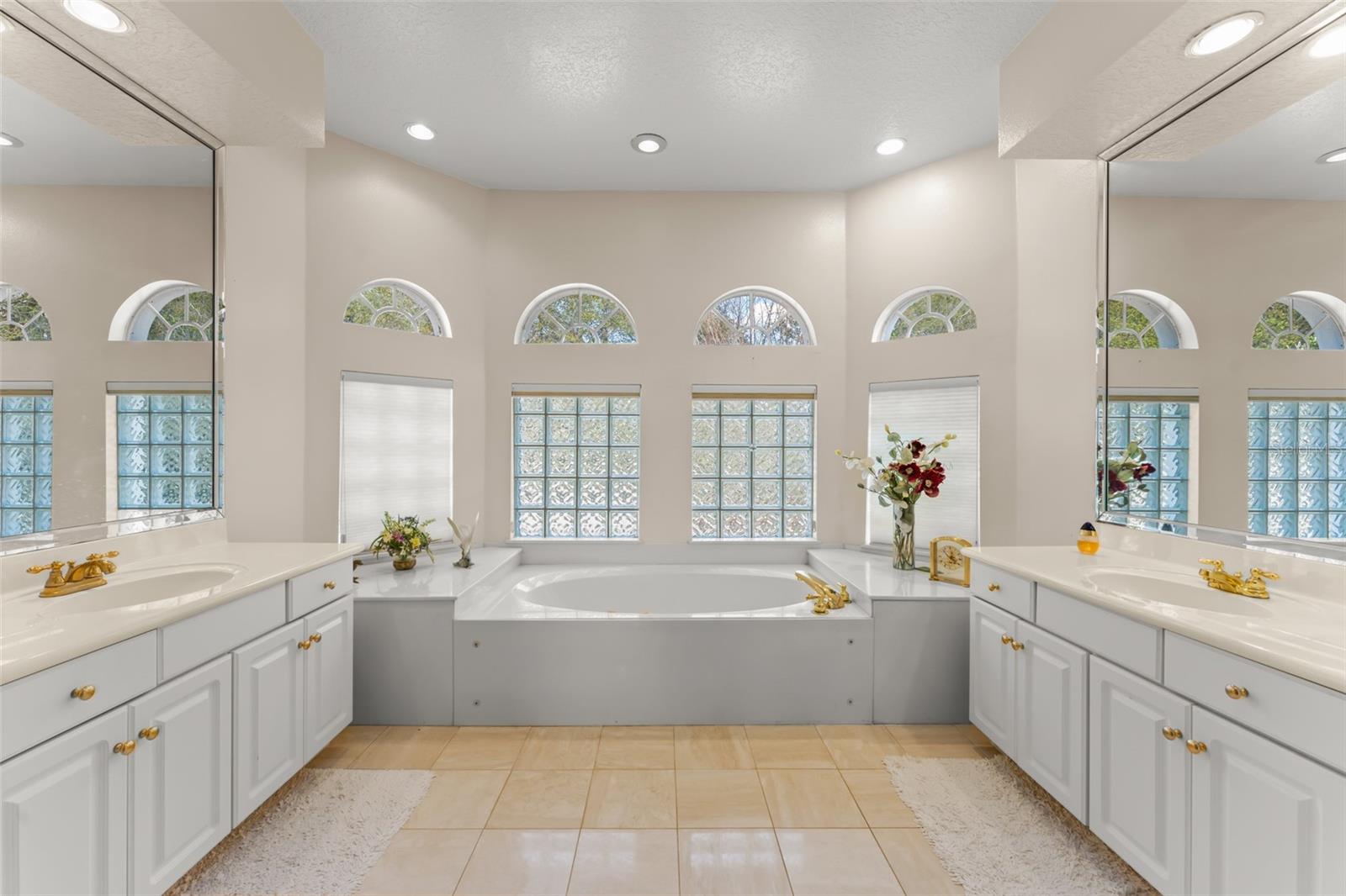 HARBOR ISLE - Residential