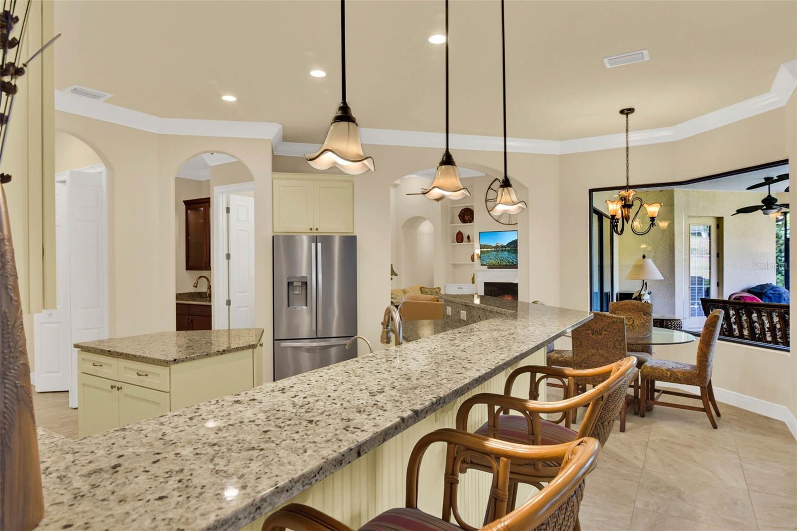 39705 GROVE HEIGHTS