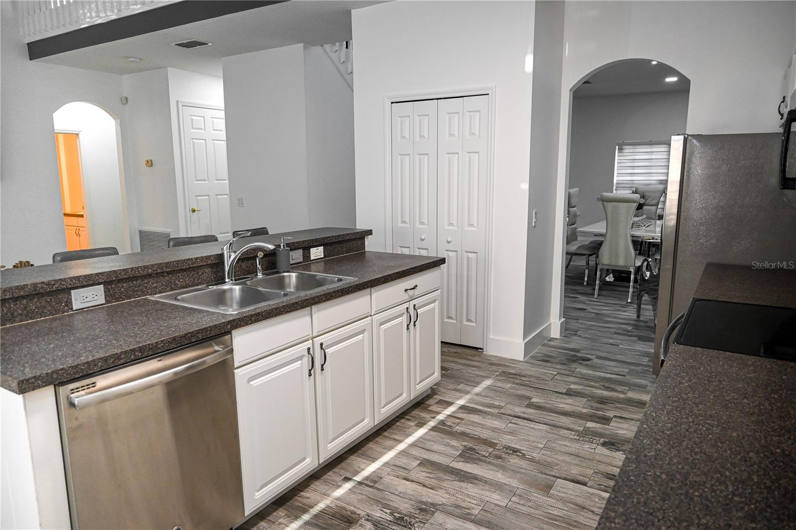 CUMBRIAM LAKES DR - Residential