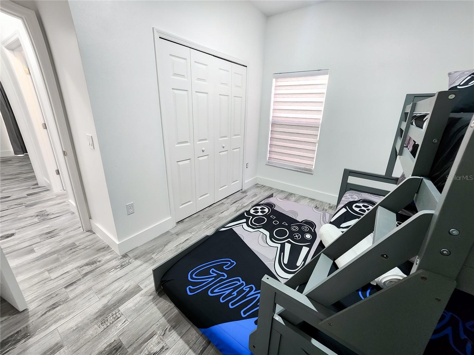 CUMBRIAM LAKES DR - Residential