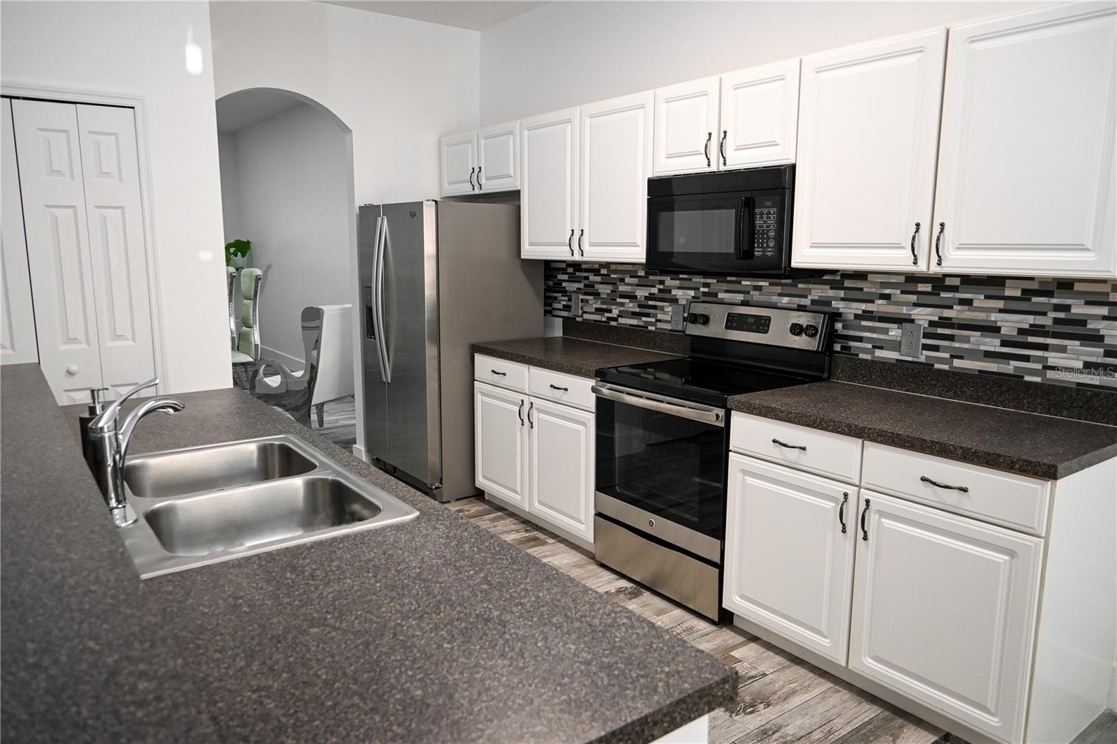 CUMBRIAM LAKES DR - Residential