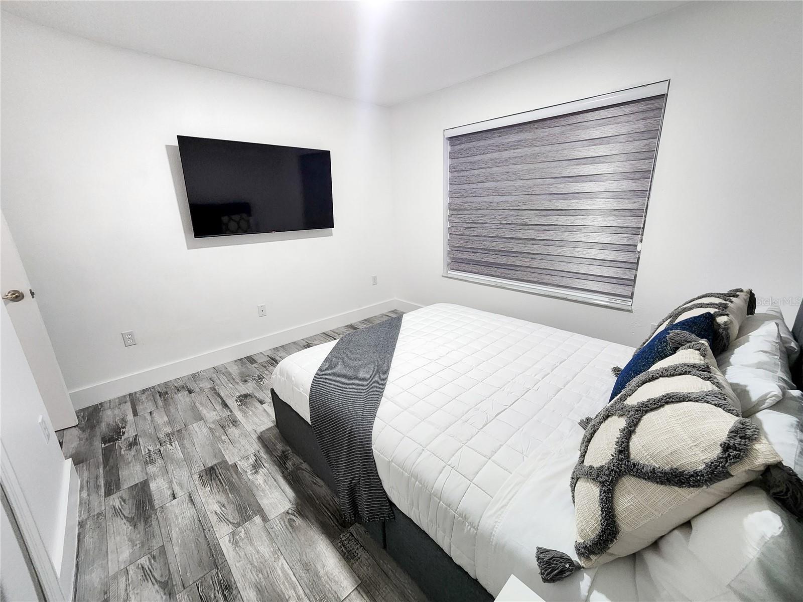 CUMBRIAM LAKES DR - Residential