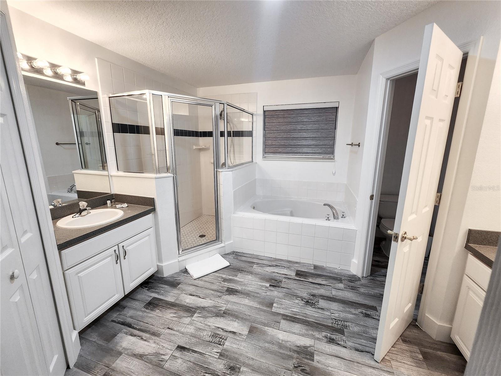 CUMBRIAM LAKES DR - Residential