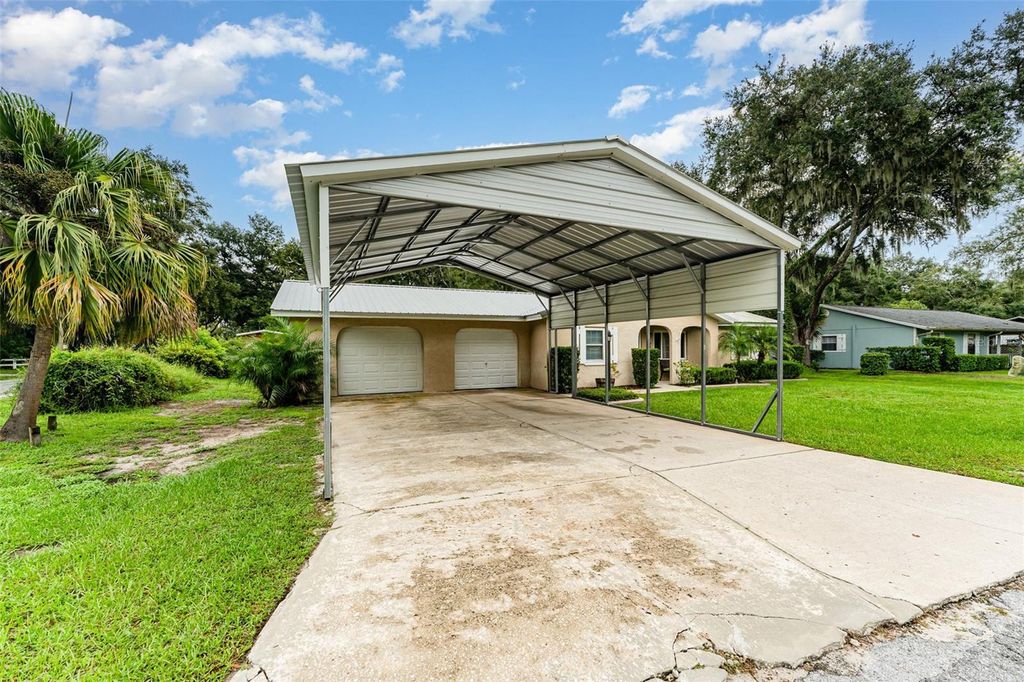 Photo of 6204 Sweetwater Drive E, Lakeland, FL 33811 (MLS # O6343727)