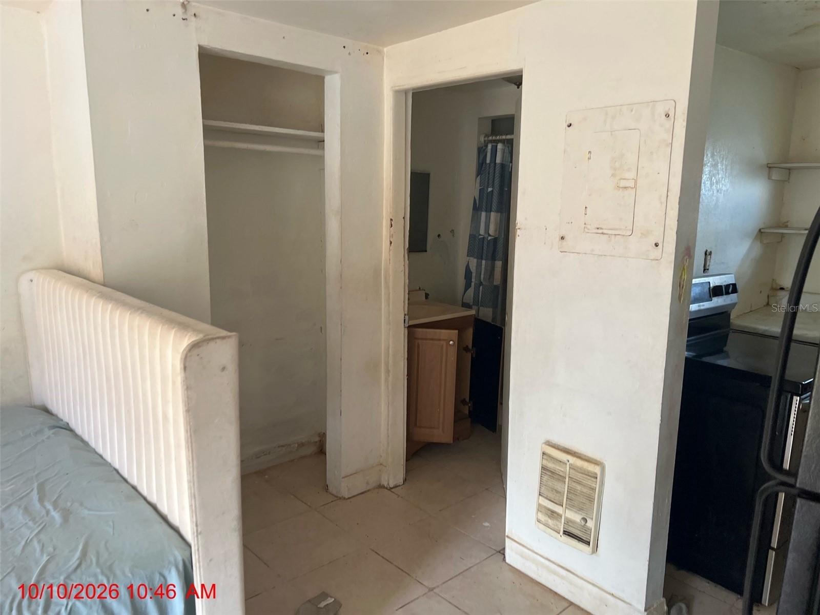 532 SW AVENUE D 10