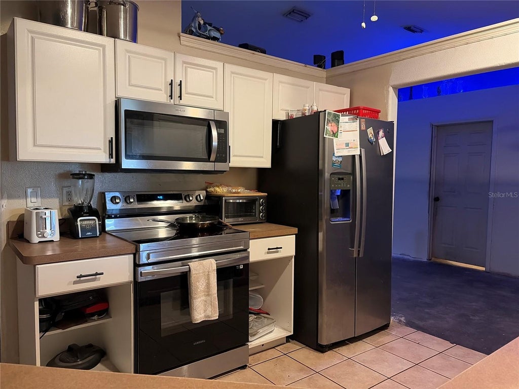 Photo of 1104 67th Avenue W, Bradenton, FL 34207 (MLS # A4700594)