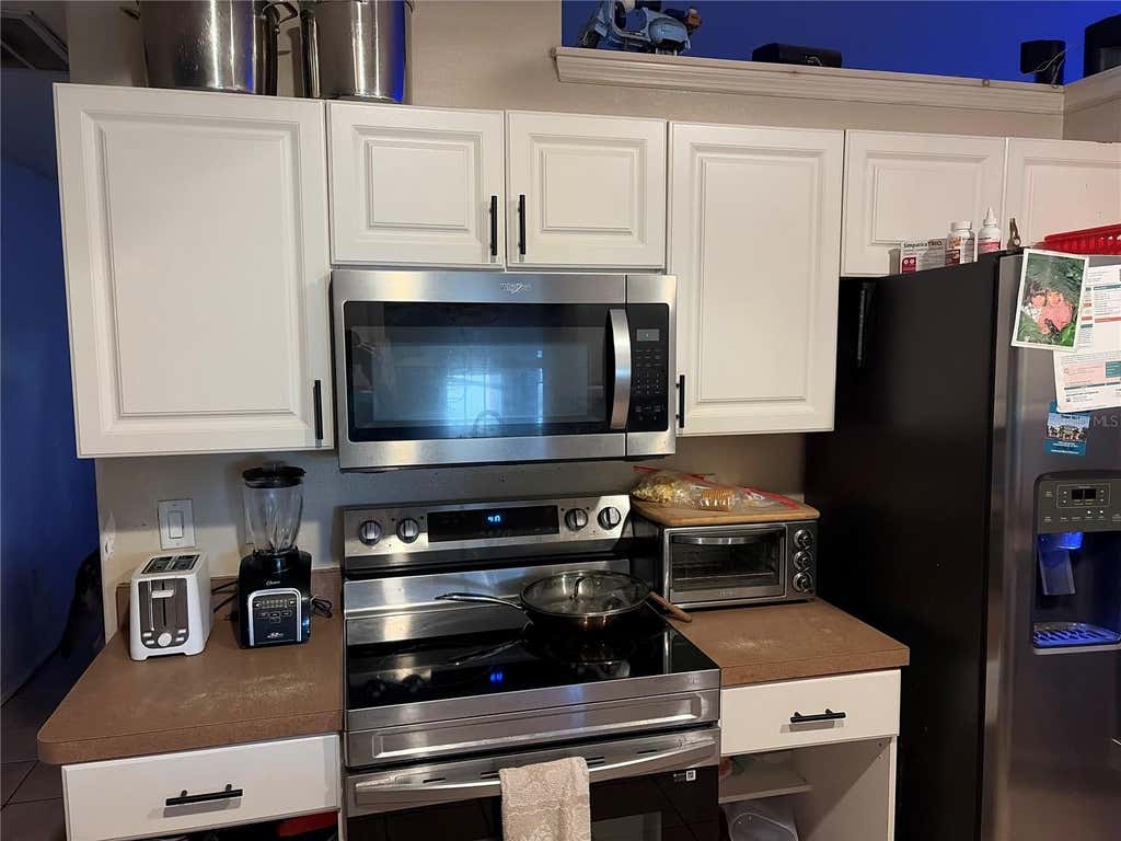 Photo of 1104 67th Avenue W, Bradenton, FL 34207 (MLS # A4700594)
