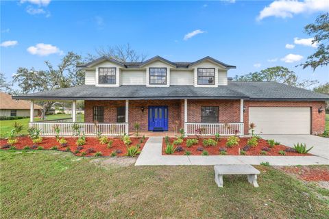 A home in PLANT CITY