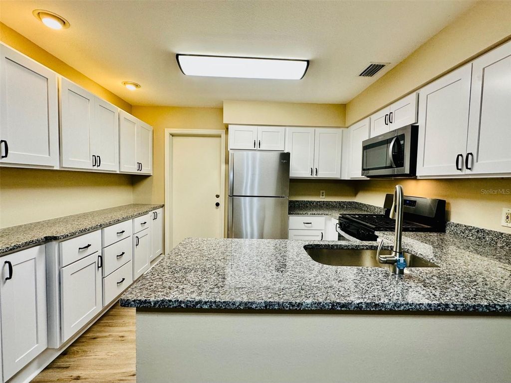 Photo of 15082 SW 38th Circle, Ocala, FL 34473 (MLS # OM720086)