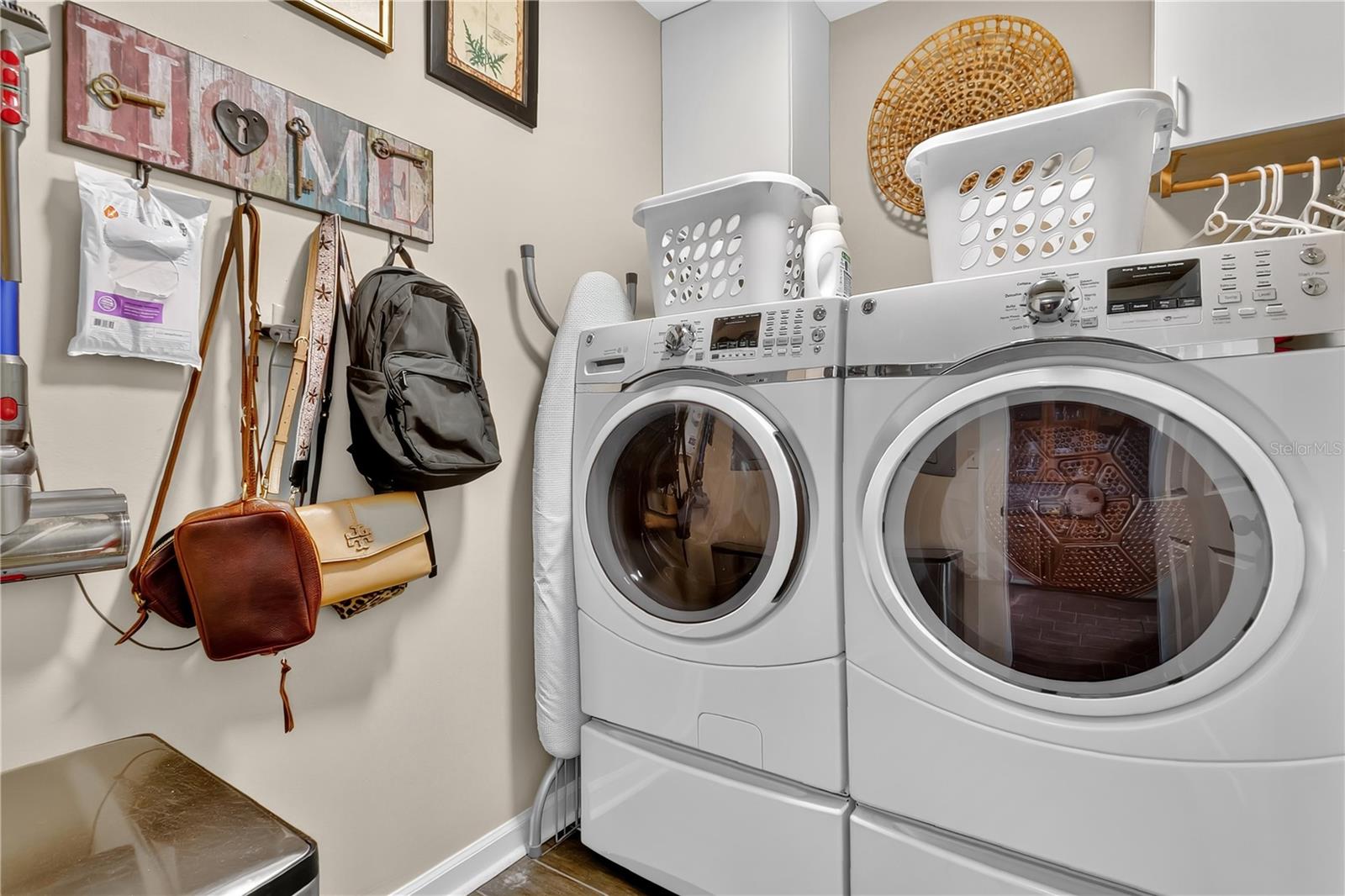 KALURNA KOTTAGES - Residential