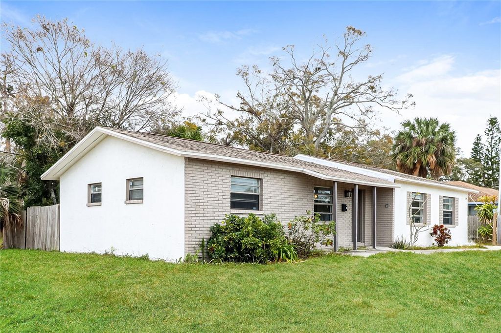 Photo of 2740 38th Street S, St Petersburg, FL 33711 (MLS # O6384573)