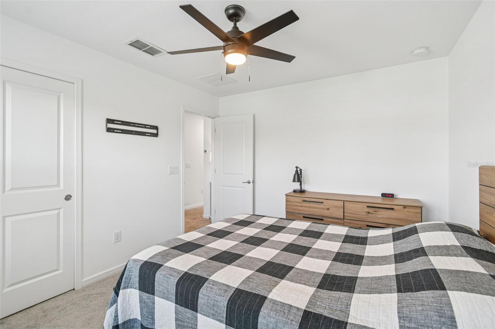 HAMMOCK CREST - Residential