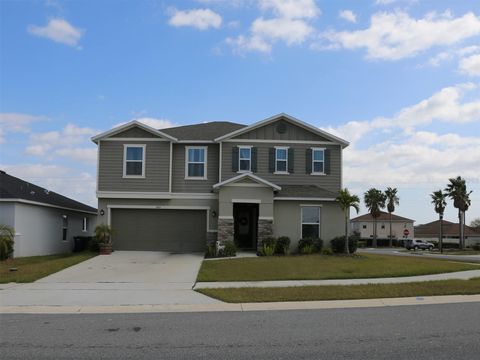 A home in WINTER HAVEN