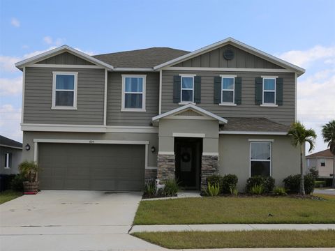 A home in WINTER HAVEN