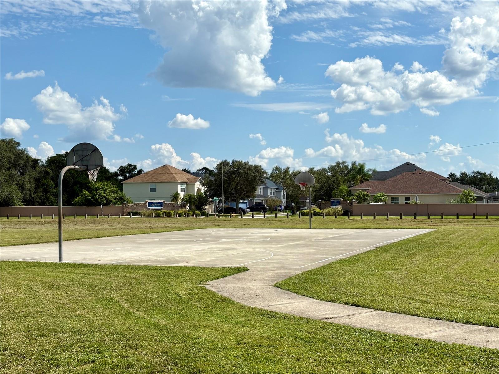 LAKEVIEW VILLAGE SEC K UNI - Residential