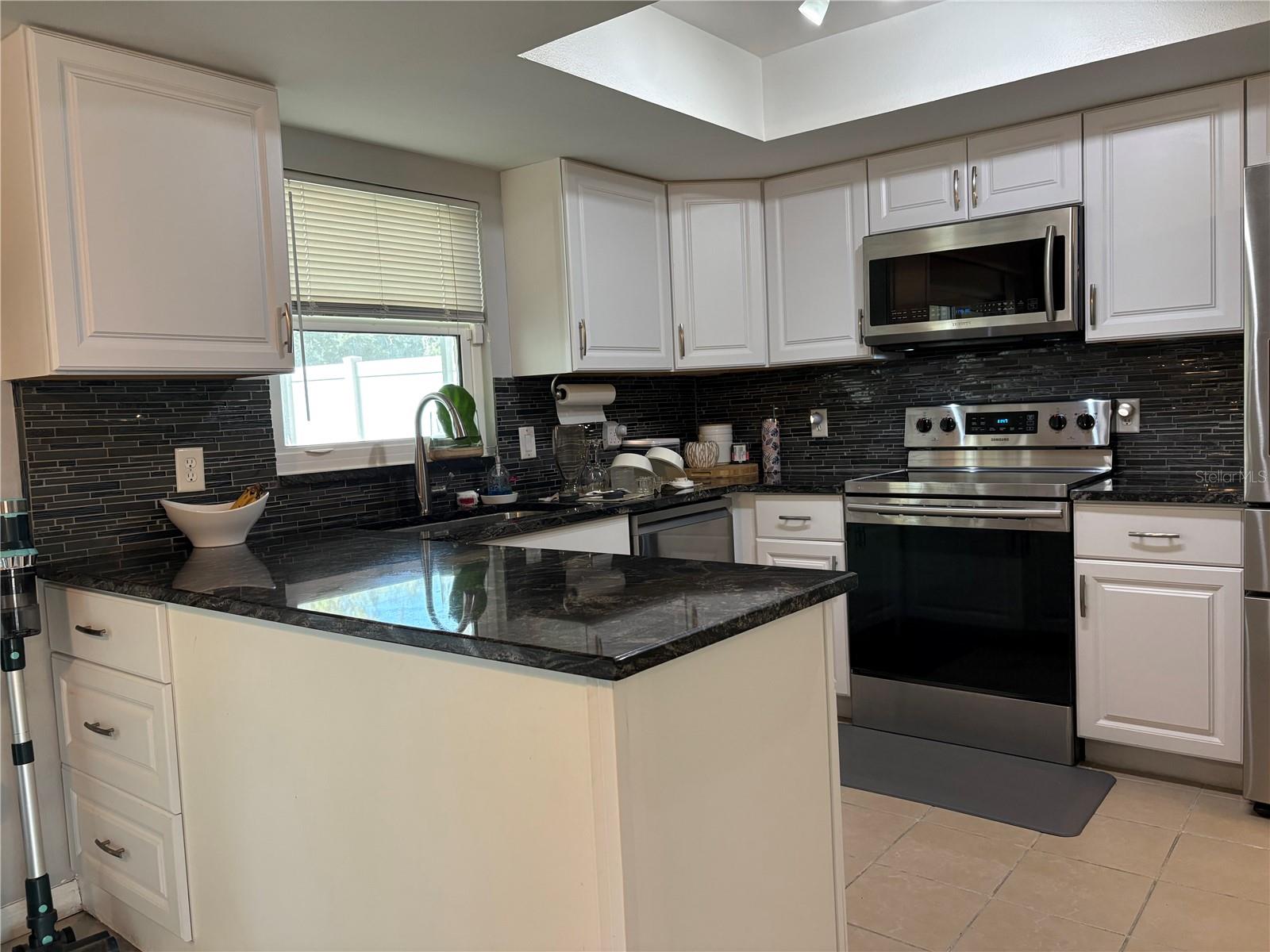 LAKEVIEW VILLAGE SEC K UNI - Residential