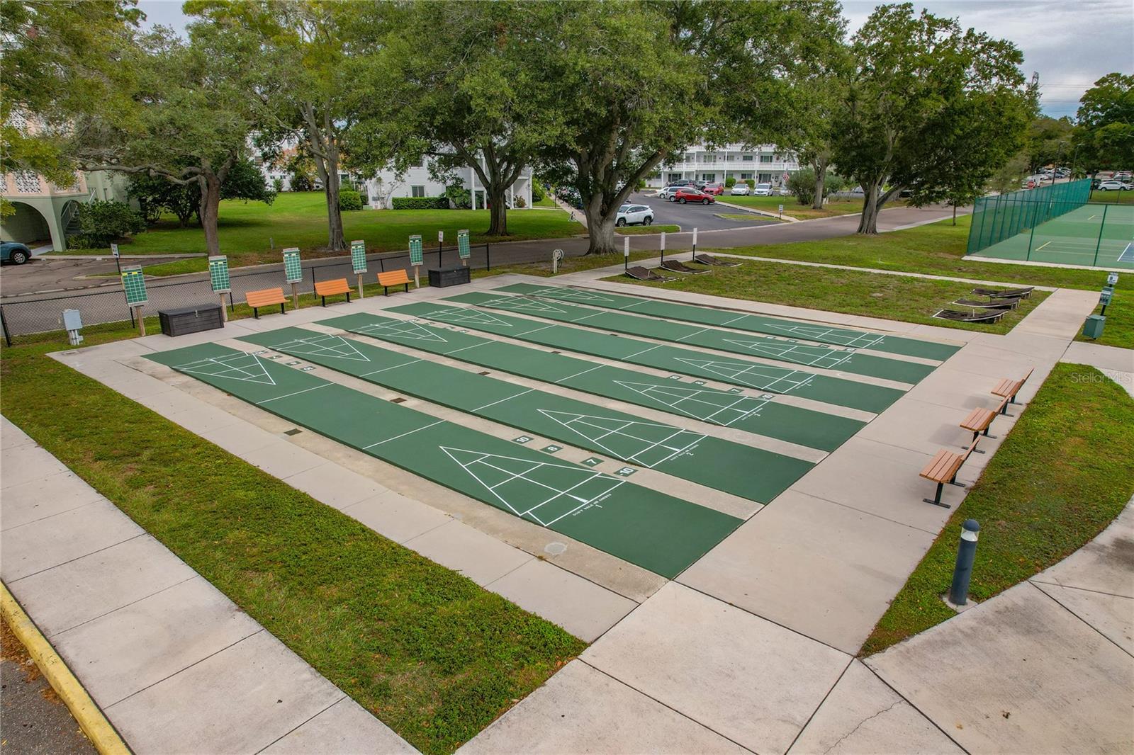 ON TOP OF THE WORLD - Residential