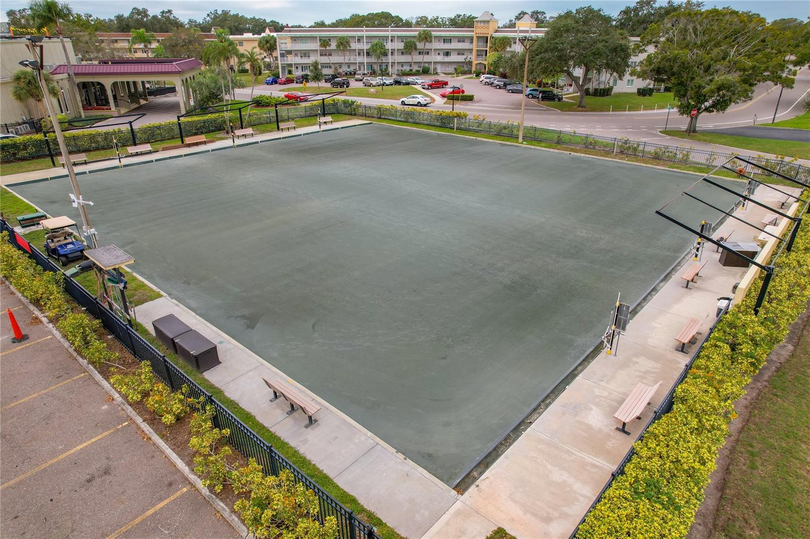 ON TOP OF THE WORLD - Residential