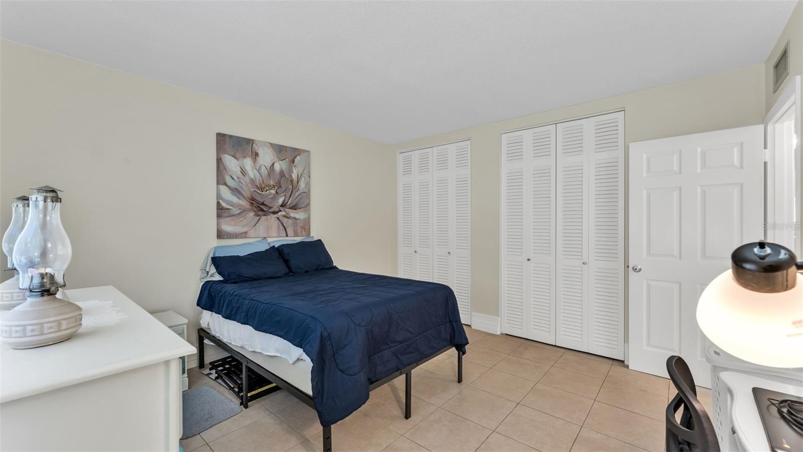 LAKELAND HARBOUR APTS - Residential