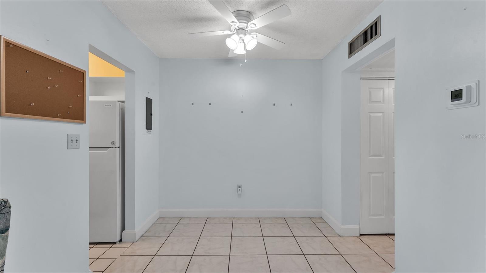 LAKELAND HARBOUR APTS - Residential