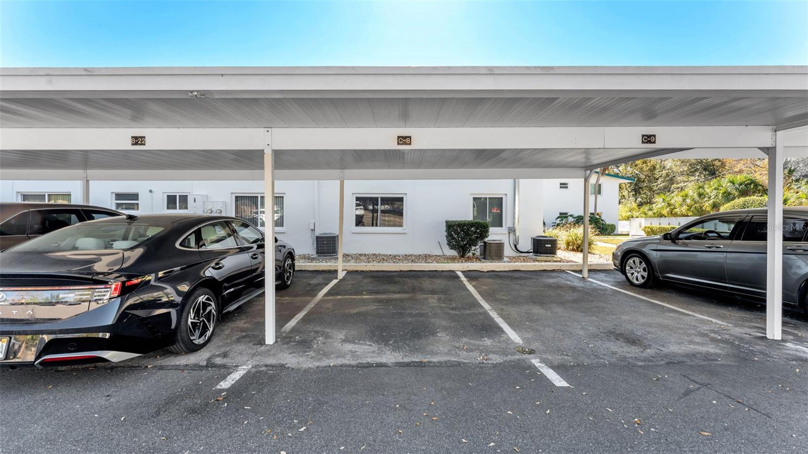 LAKELAND HARBOUR APTS - Residential