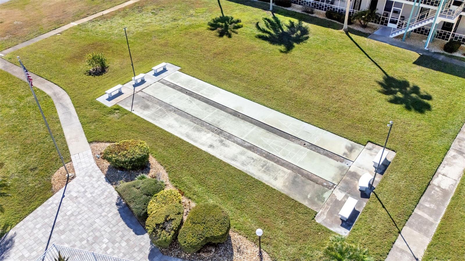 LAKELAND HARBOUR APTS - Residential