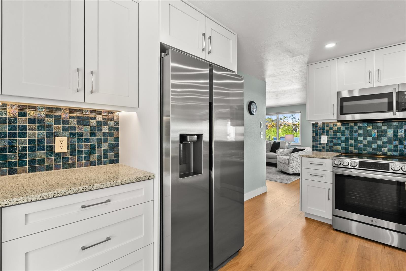 SIESTA MANOR SEC 3 - Residential